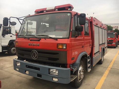 國五東風5噸水罐消防車