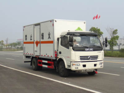 國五東風8噸爆破器材運輸車